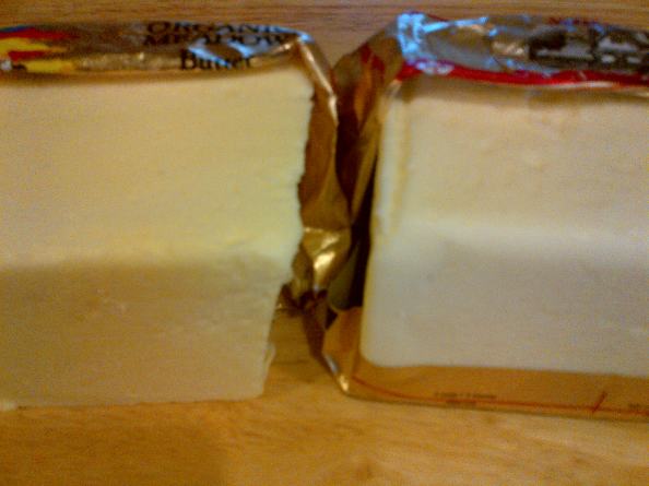 Comparing organic butter (left) to conventional butter (right): no difference in fat content but a big difference in colour (and flavour!)